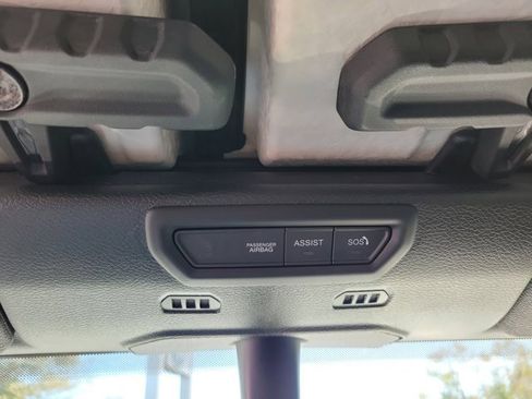 Used 2023 Jeep Gladiator Rubicon w/ LED Lighting Group image 28