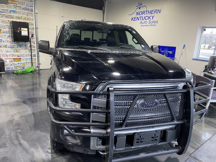 Used 2016 Ford F150 Platinum w/ Equipment Group 701A Luxury AWD/4WD image 2