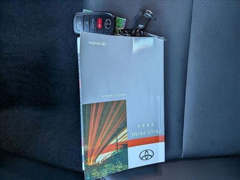 Certified 2024 Toyota Prius Prime Premium image 25