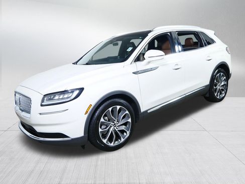 Used 2022 Lincoln Nautilus Reserve AWD/4WD image 3