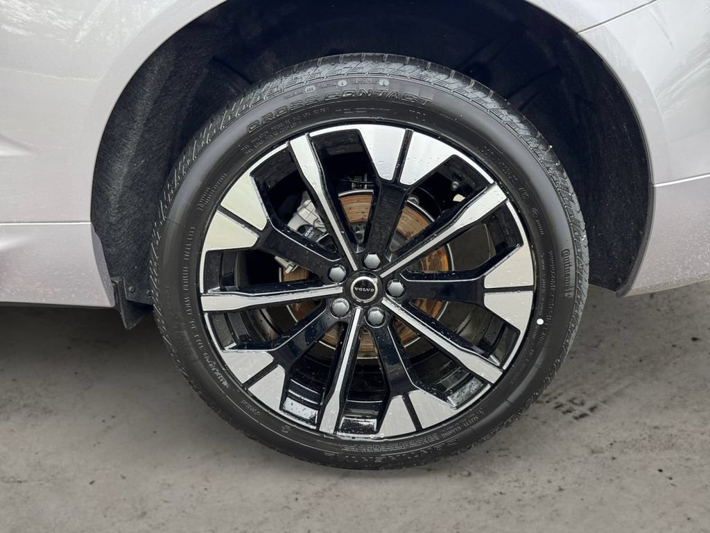 New 2026 Volvo XC60 B5 Plus w/ Protection Package Premier AWD/4WD image 8