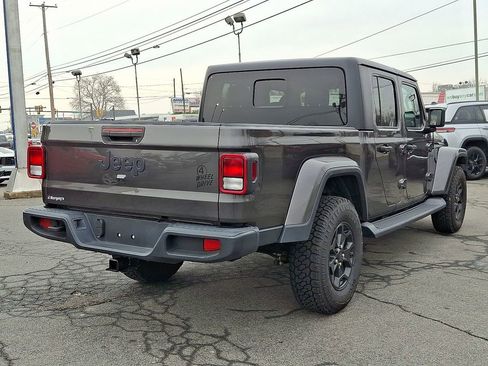 Used 2021 Jeep Gladiator Willys image 4