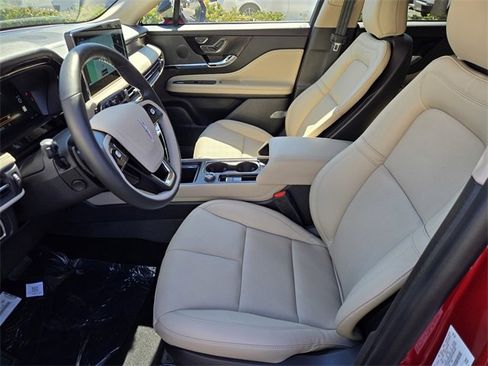 New 2025 Lincoln Corsair Reserve image 9