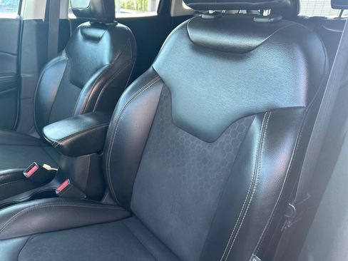 Used 2018 Jeep Compass Latitude w/ Popular Equipment Group AWD/4WD image 18