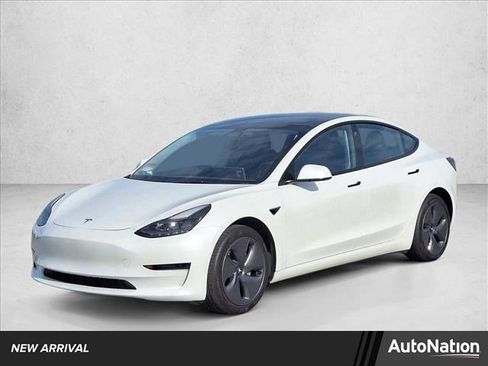 Used 2022 Tesla Model 3 image 1