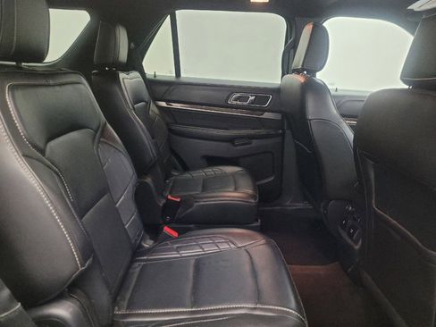 Used 2018 Ford Explorer Platinum AWD/4WD image 19