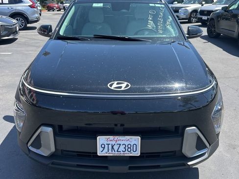 Used 2025 Hyundai Kona SEL FWD image 4