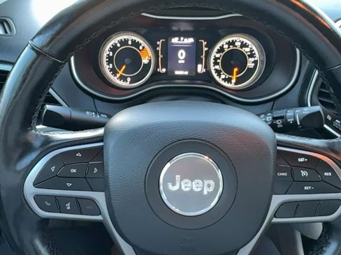 Used 2021 Jeep Cherokee Latitude Plus w/ Security Package image 24