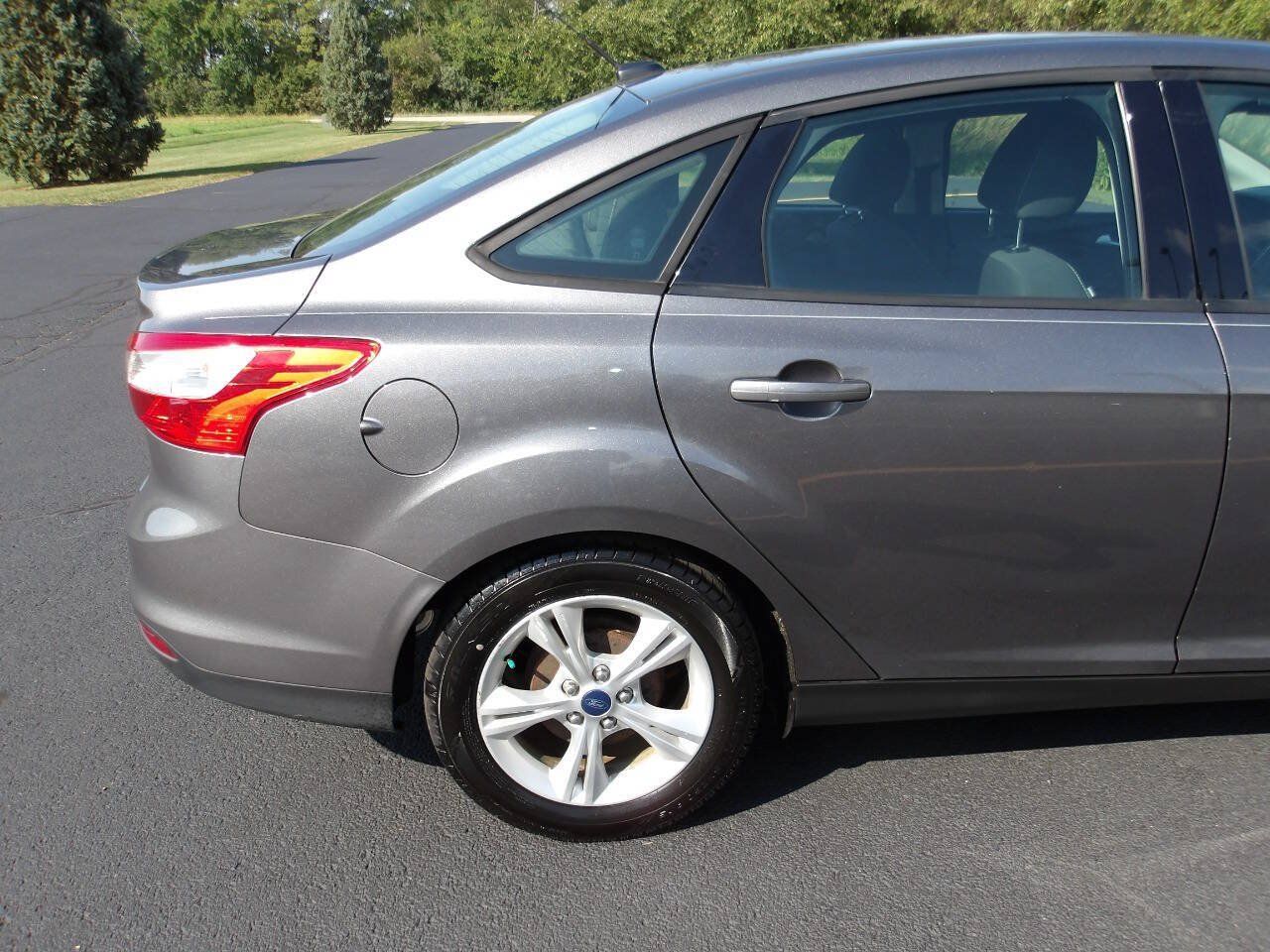 Used 2014 Ford Focus SE FWD image 31