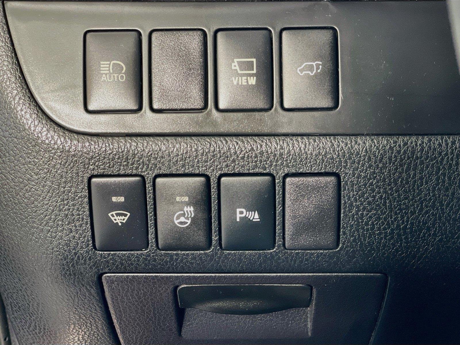 Used 2019 Toyota Highlander Limited Platinum AWD/4WD image 12