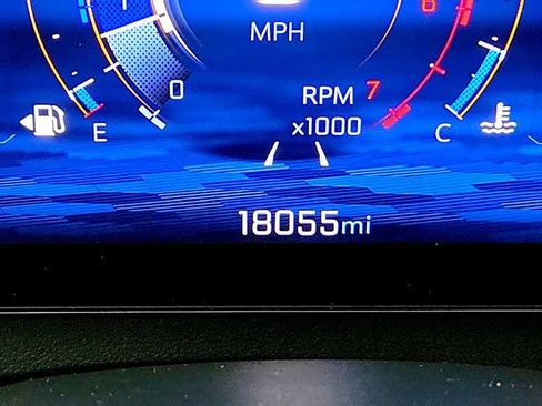 Used 2024 Chevrolet Traverse Z71 AWD/4WD image 15