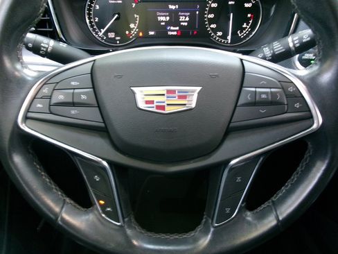 Used 2022 Cadillac XT5 Luxury w/ LPO, Radiant Package FWD image 33