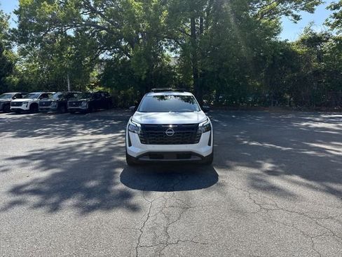 New 2026 Nissan Pathfinder Platinum w/ Cargo Package FWD image 2