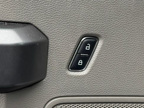 Used 2017 Ford F250 XLT w/ XLT Premium Package image 26