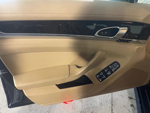 Used 2015 Porsche Panamera S image 10