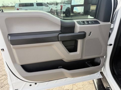 Used 2020 Ford F250 XL w/ Power Equipment Group image 17