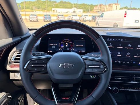 New 2026 Chevrolet Traverse RS w/ LPO, Floor Liner Package FWD image 28