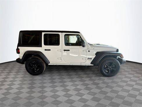 Used 2021 Jeep Wrangler Unlimited Sport image 9