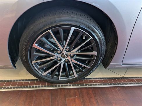 Certified 2025 Lexus ES 350 350 w/ Premium Package image 9