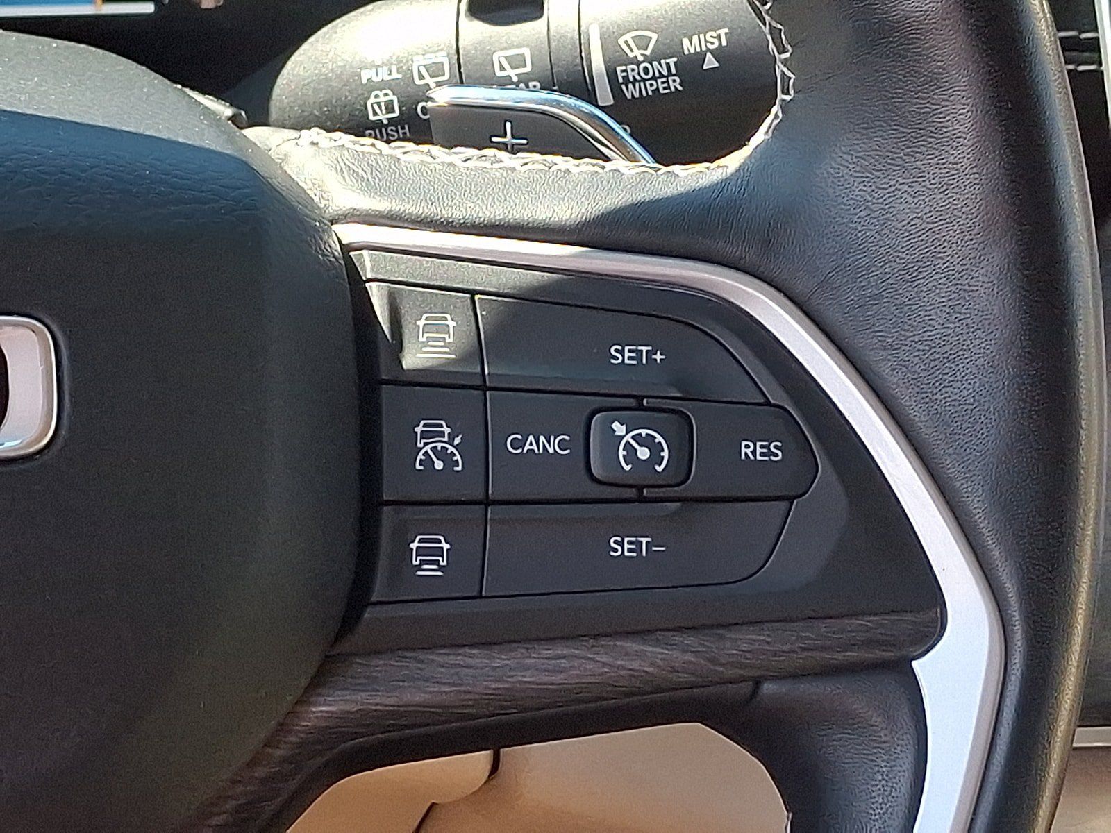Used 2021 Jeep Grand Cherokee L Limited w/ Luxury Tech Group II AWD/4WD image 25