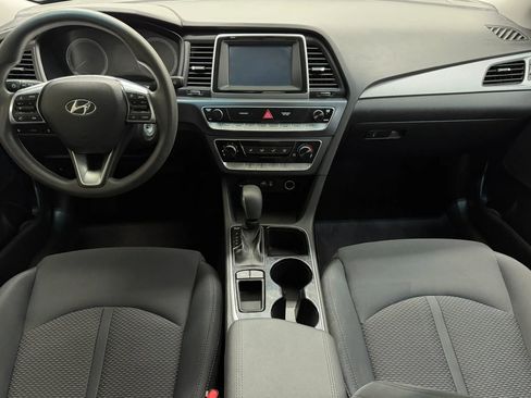 Used 2018 Hyundai Sonata SE FWD image 2