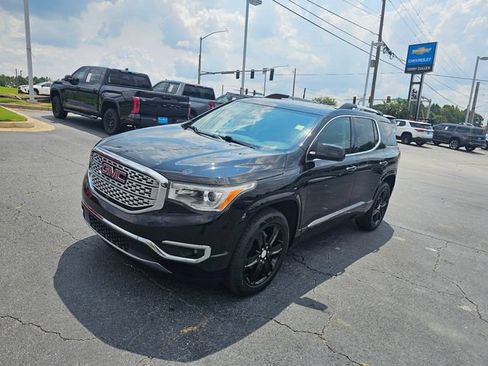 Used 2019 GMC Acadia Denali w/ Technology Package FWD image 4