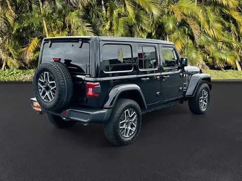 Used 2024 Jeep Wrangler Sahara image 5