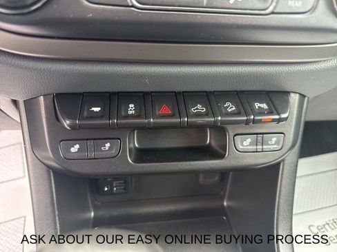 Used 2022 Chevrolet Colorado Z71 AWD/4WD image 19