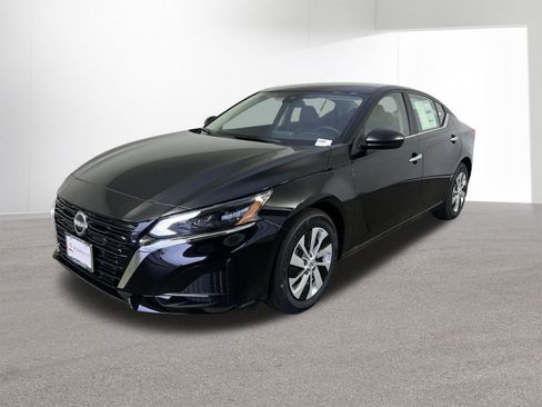 New 2025 Nissan Altima 2.5 S image 2