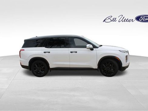 Used 2022 Hyundai Palisade SEL w/ Premium Package FWD image 4
