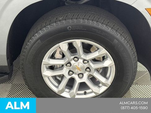 Used 2025 Chevrolet Tahoe LT AWD/4WD image 16
