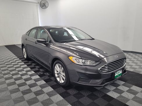 Used 2020 Ford Fusion SE FWD image 13