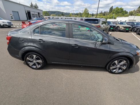 Used 2020 Chevrolet Sonic Premier FWD image 7