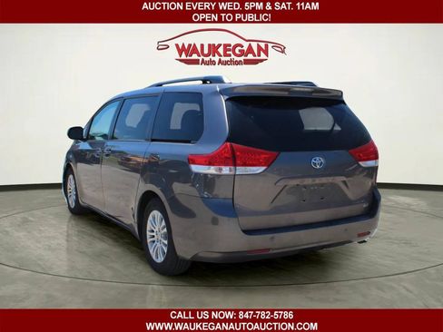 Used 2011 Toyota Sienna XLE FWD image 5