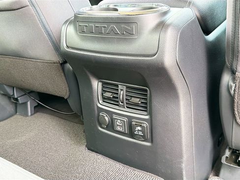 Used 2024 Nissan Titan SV w/ SV Convenience Package RWD image 31