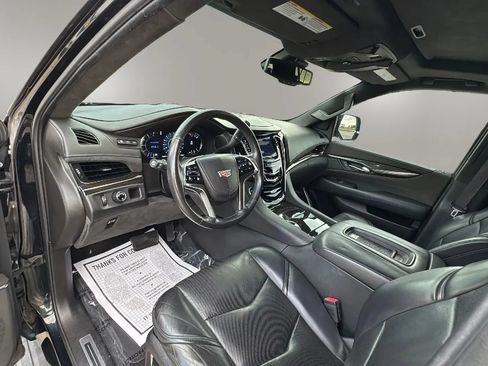 Used 2016 Cadillac Escalade Platinum RWD image 12