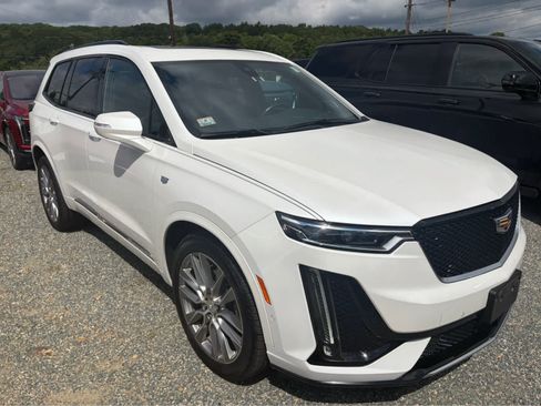 Used 2020 Cadillac XT6 Sport w/ Platinum Package AWD/4WD image 3