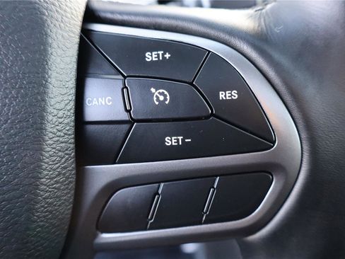 Used 2021 Jeep Cherokee Latitude Lux w/ Sun & Sound Group image 18