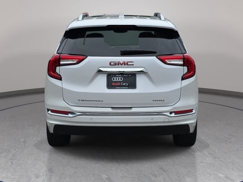 Used 2024 GMC Terrain Denali w/ Denali Premium Package AWD/4WD image 6