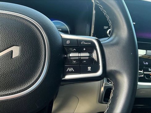 Certified 2023 Kia Sorento SX AWD/4WD image 12