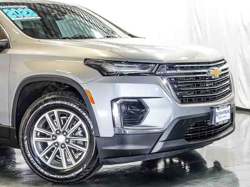 Certified 2023 Chevrolet Traverse LT FWD image 3