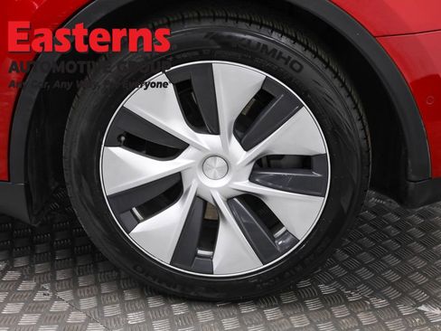 Used 2021 Tesla Model Y 2WD image 30