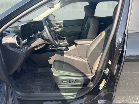 Used 2025 Chevrolet Trax ACTIV w/ Driver Confidence Package FWD image 5