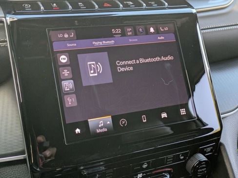 New 2025 Jeep Grand Cherokee Altitude image 19