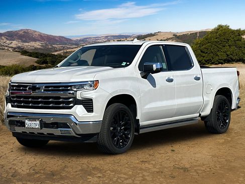 Certified 2022 Chevrolet Silverado 1500 LTZ w/ Technology Package image 8