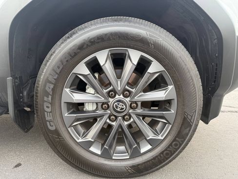 Used 2025 Toyota Land Cruiser w/ Premium Package AWD/4WD image 32