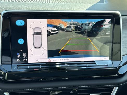 New 2026 Volkswagen Atlas SE image 25