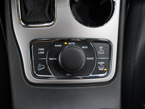 Used 2018 Jeep Grand Cherokee High Altitude AWD/4WD image 25