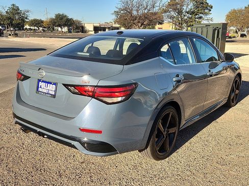 Used 2024 Nissan Sentra SR w/ SR Premium Package image 3