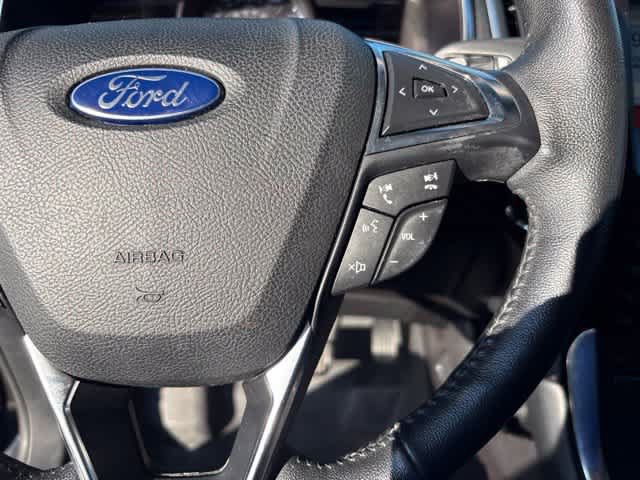 Used 2017 Ford Edge Titanium w/ Technology Package FWD image 13